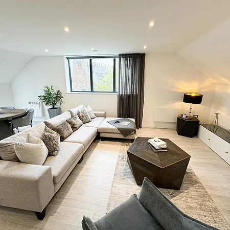 Apartmán St Johns Mews Lt By Furnished - Free Parking - Long Term Business - Relocating Families