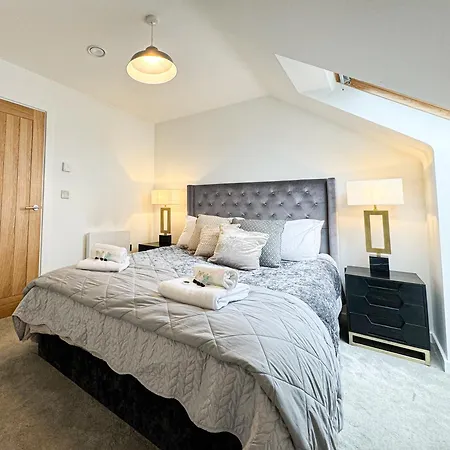 St Johns Mews Lt By Furnished - Free Parking - Long Term Business - Relocating Families