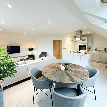 St Johns Mews Lt By Furnished - Free Parking - Long Term Business - Relocating Families York