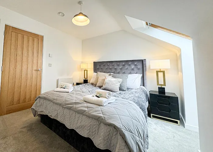 St Johns Mews Lt By Furnished - Free Parking - Long Term Business - Relocating Families
