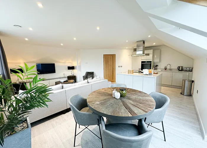 St Johns Mews Lt By Furnished - Free Parking - Long Term Business - Relocating Families York